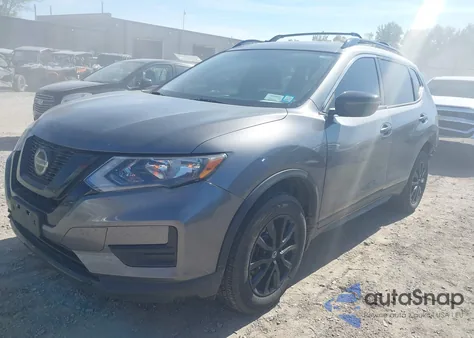 2018 Nissan Rogue Sv z USA, uszkodzony, nr VIN 5N1AT2MV6JC813397